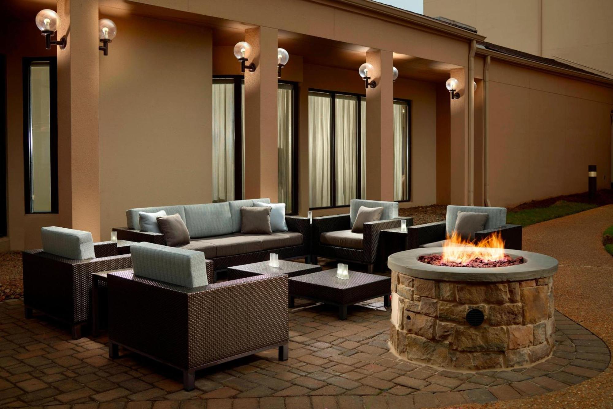 Courtyard By Marriott Atlanta Airport South/sullivan Road 3*