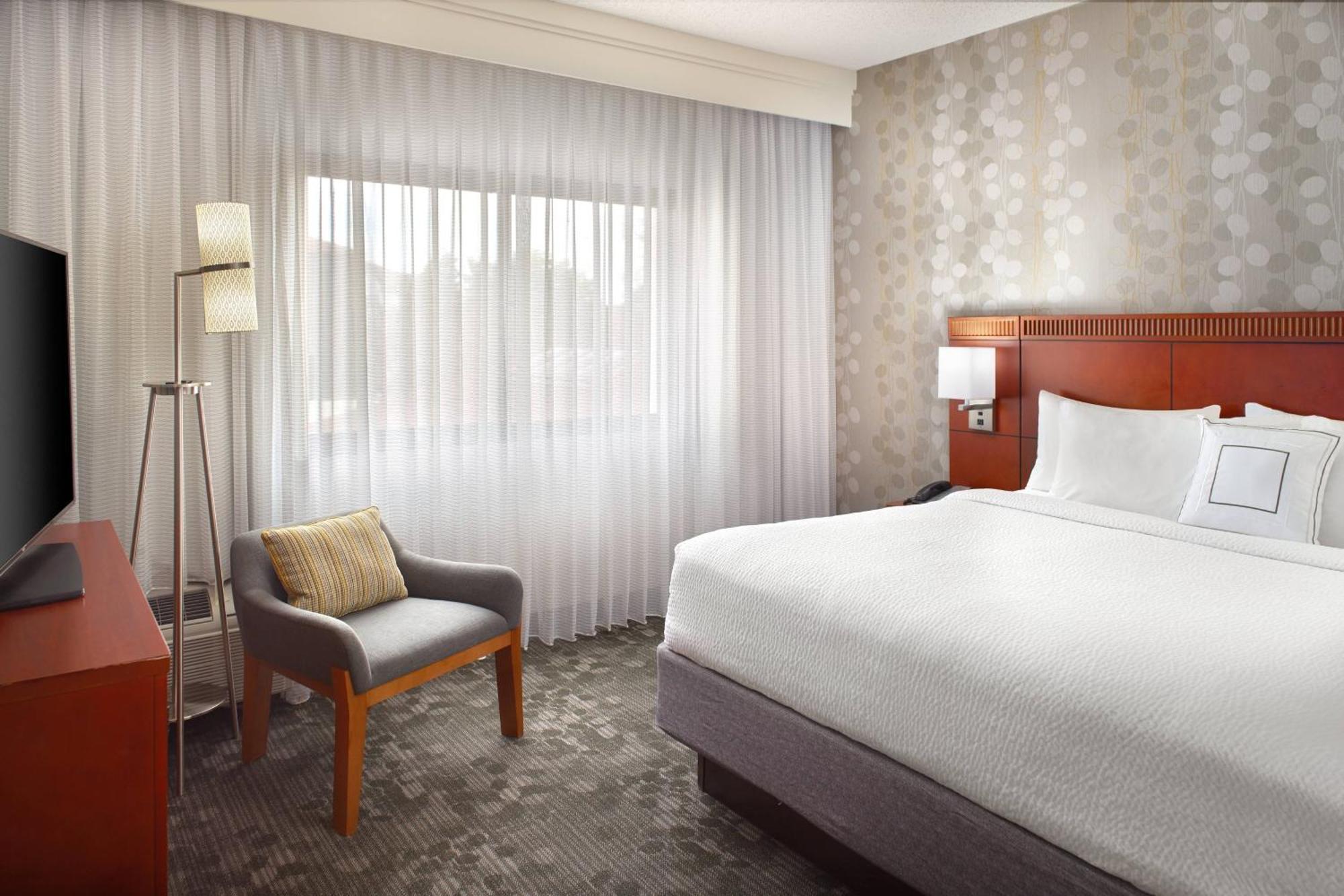 Courtyard By Marriott Atlanta Airport South/sullivan Road