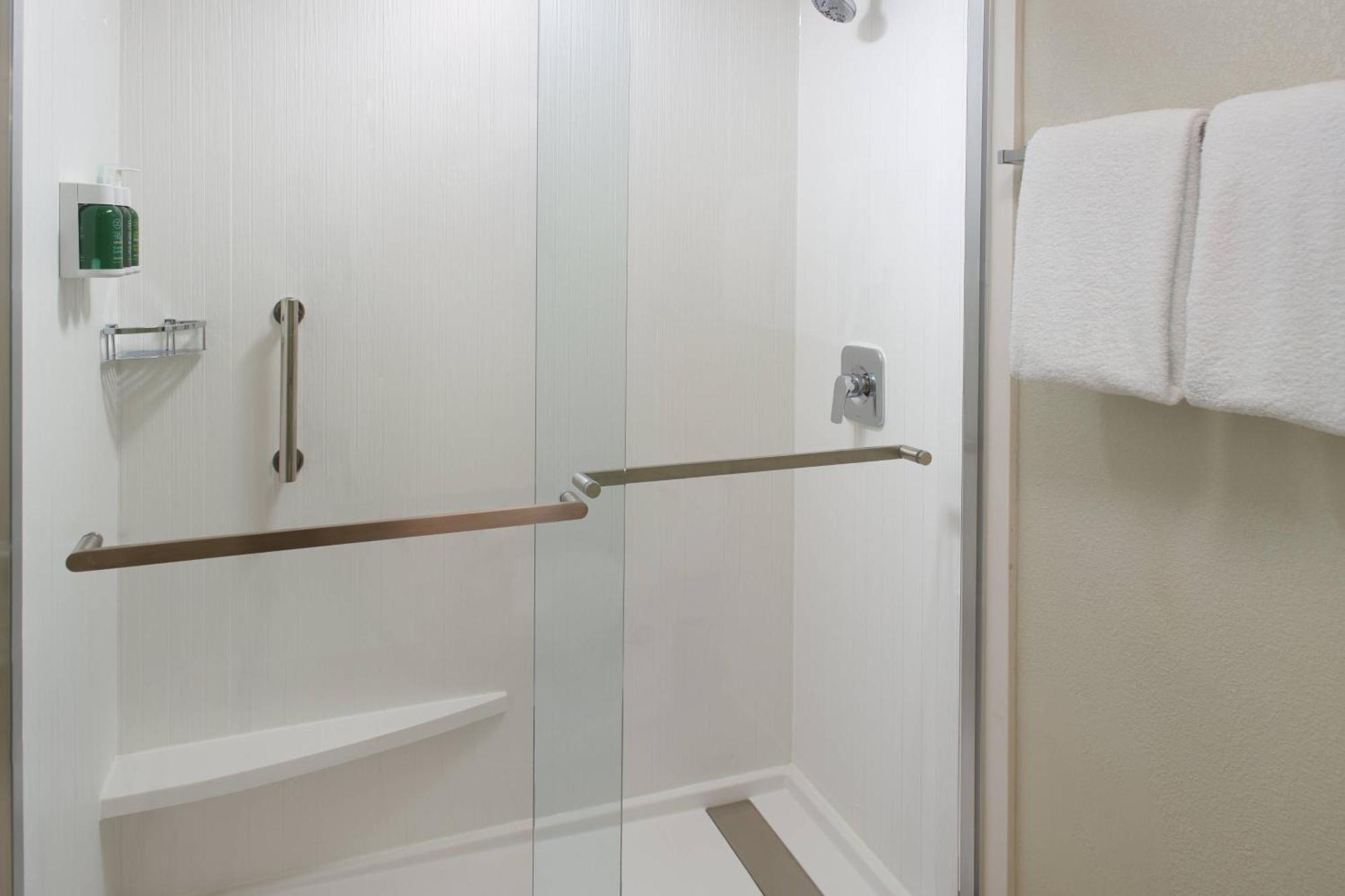 Courtyard By Marriott Atlanta Airport South/sullivan Road Hotel 3*