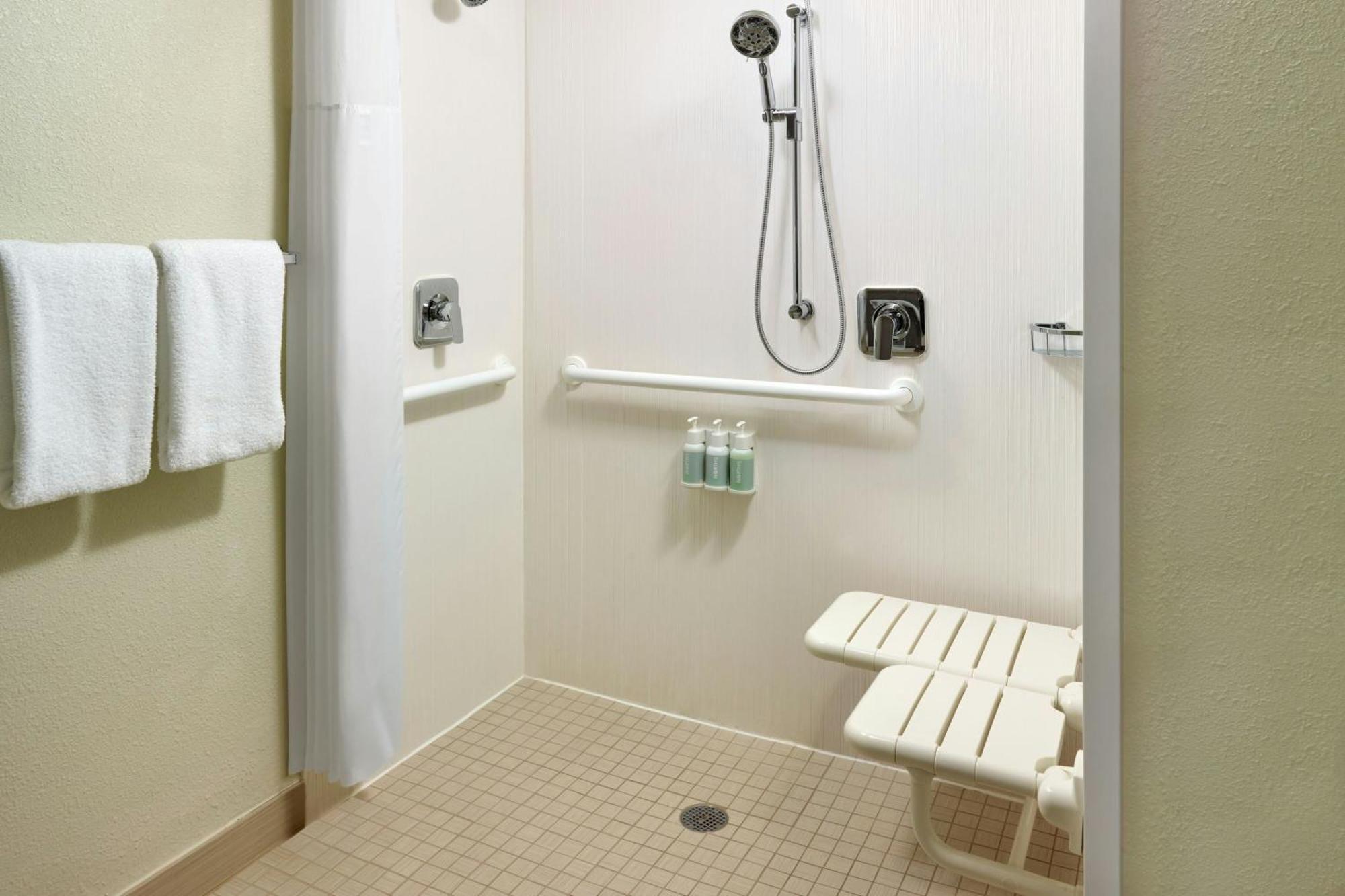 Hotel Courtyard By Marriott Atlanta Airport South/sullivan Road 3*