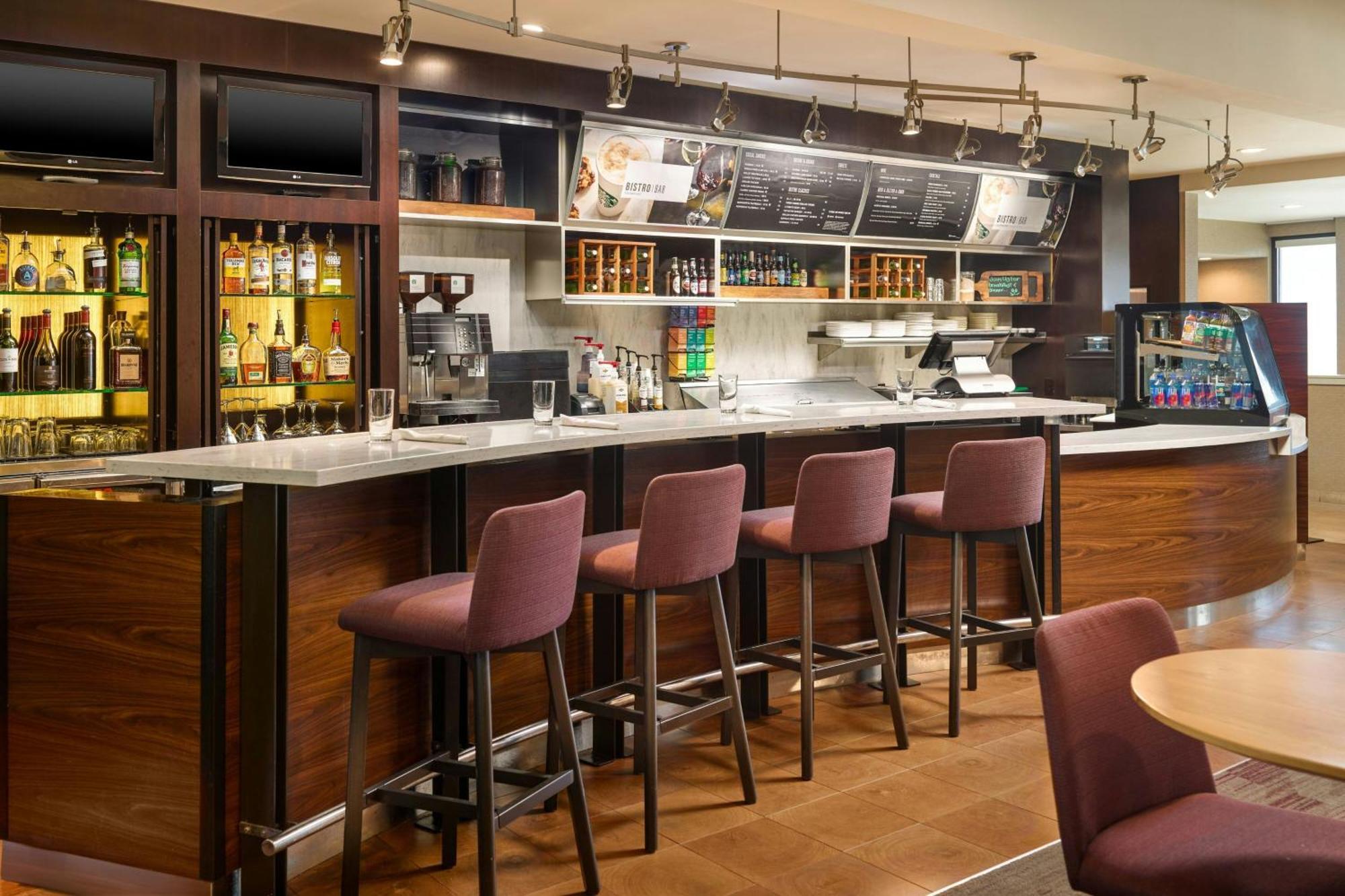 Courtyard By Marriott Atlanta Airport South/sullivan Road