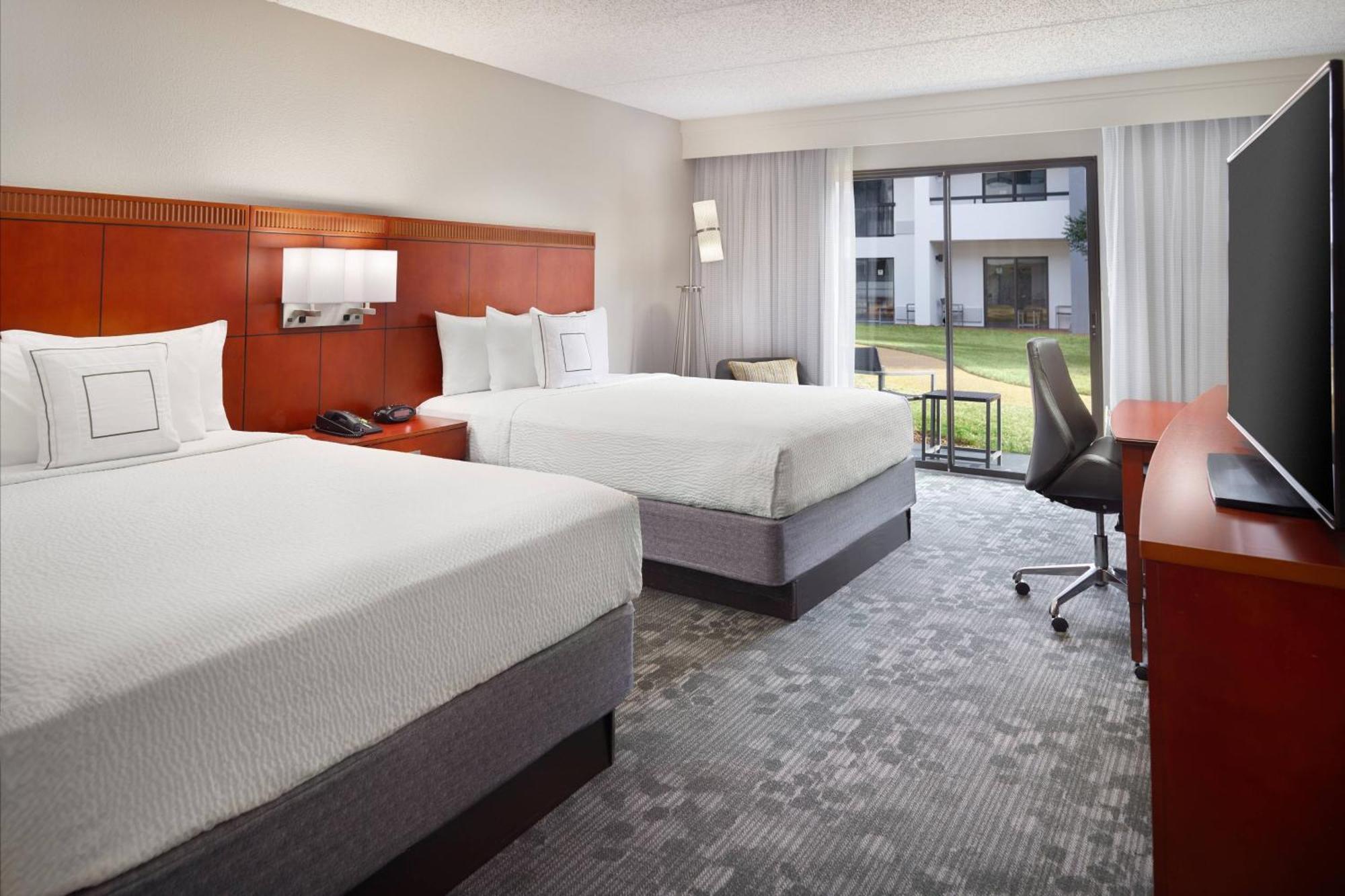Courtyard By Marriott Atlanta Airport South/sullivan Road College Park