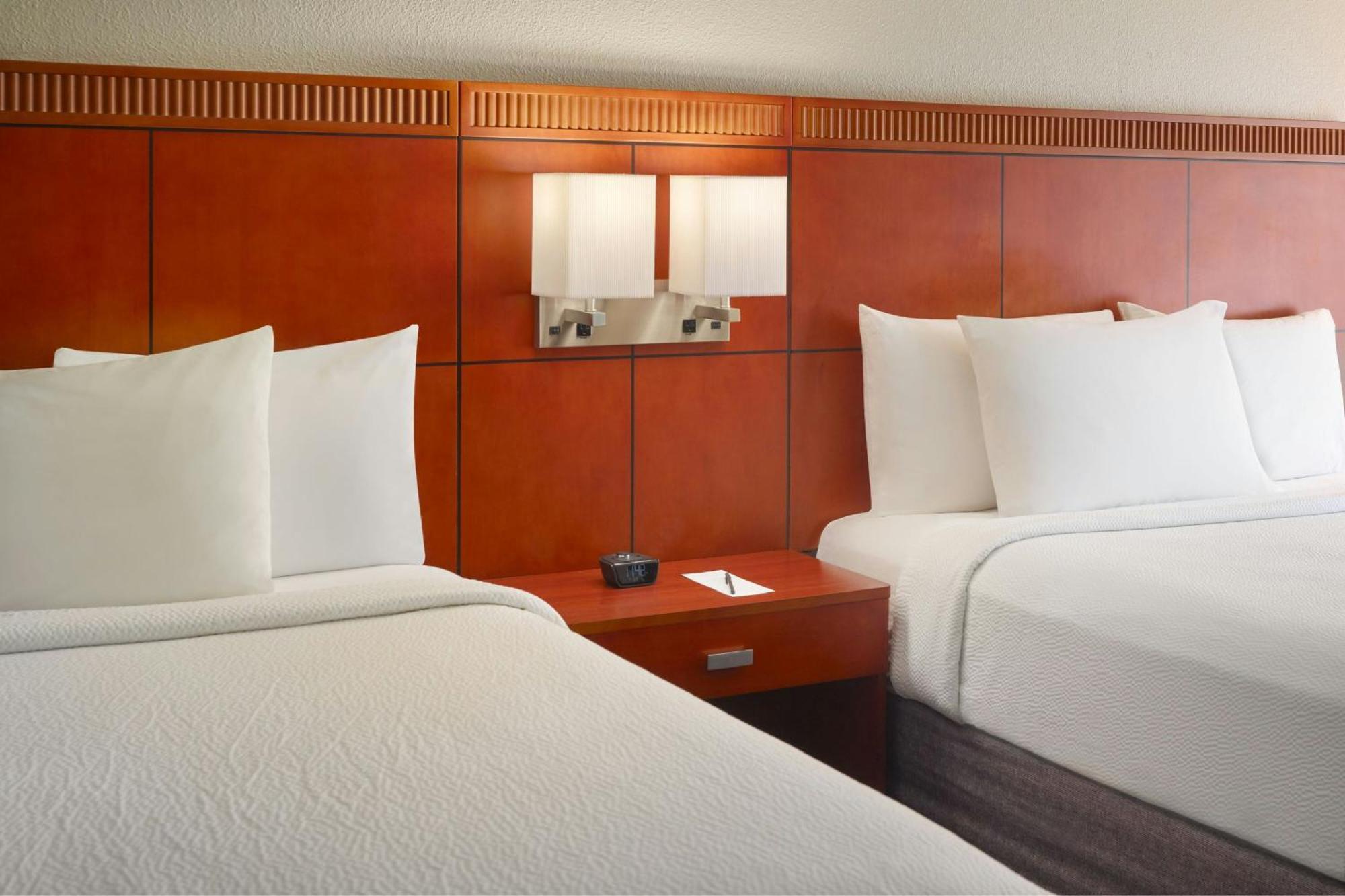 Hotel Courtyard By Marriott Atlanta Airport South/sullivan Road