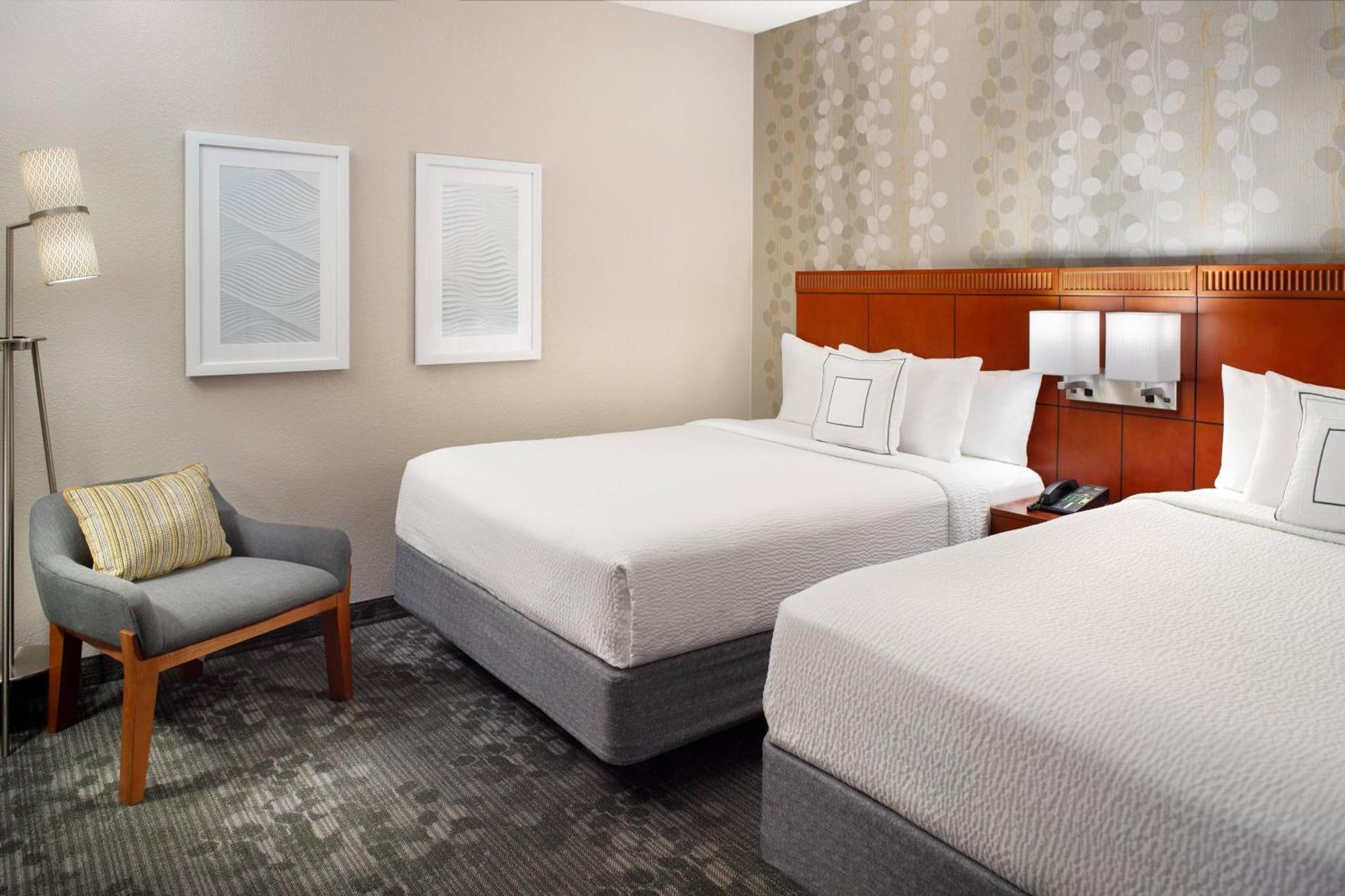 Hotel Courtyard By Marriott Atlanta Airport South/sullivan Road 3*