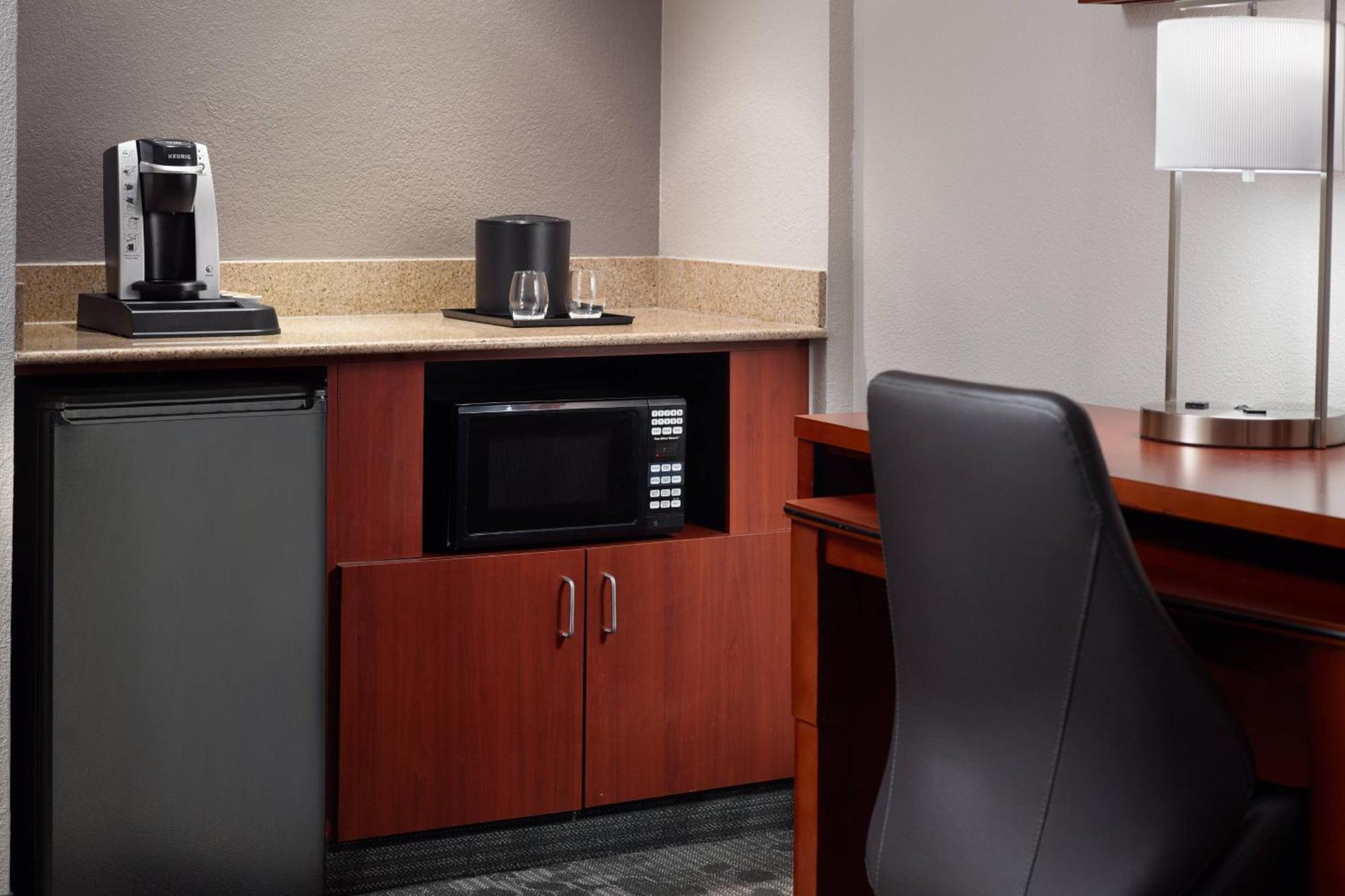 Hotel Courtyard By Marriott Atlanta Airport South/sullivan Road College Park
