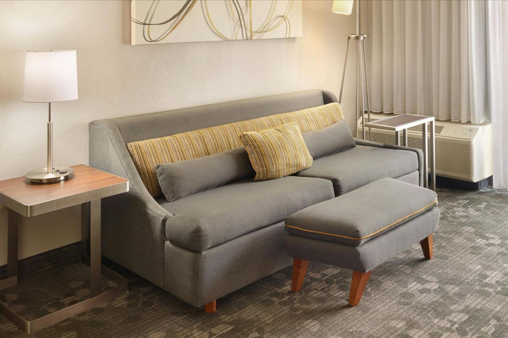 Courtyard By Marriott Atlanta Airport South/sullivan Road