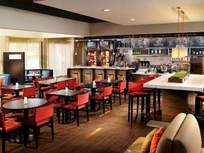 Courtyard By Marriott Atlanta Airport South/sullivan Road College Park