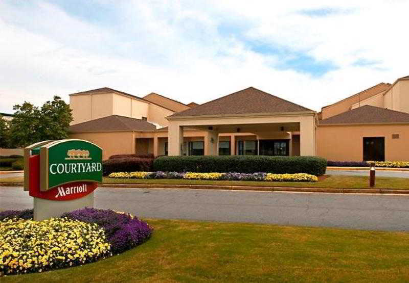 Courtyard By Marriott Atlanta Airport South/sullivan Road Hotel