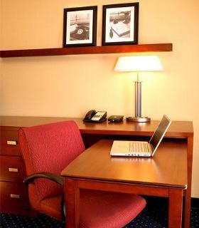 Courtyard By Marriott Atlanta Airport South/sullivan Road College Park