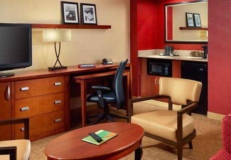 Courtyard By Marriott Atlanta Airport South/sullivan Road